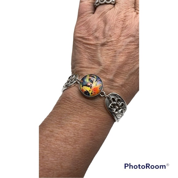 Exotic Floral Snap Jewelry Bracelet Set. Comes w/ 2 Beautiful Snaps! - Picture 14 of 15